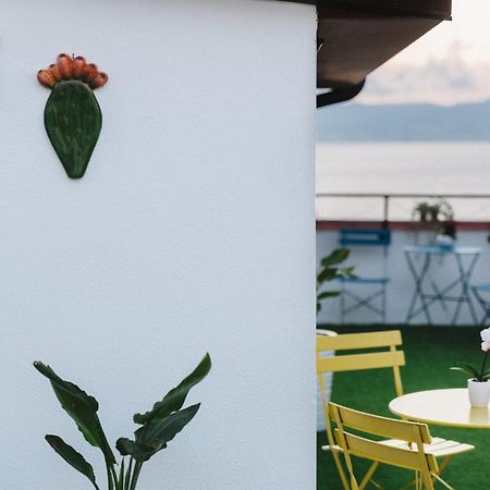 B&B Fuori Squadro - In Centro Con Terrazza Relax Vista Mare Reggio di Calabria Buitenkant foto