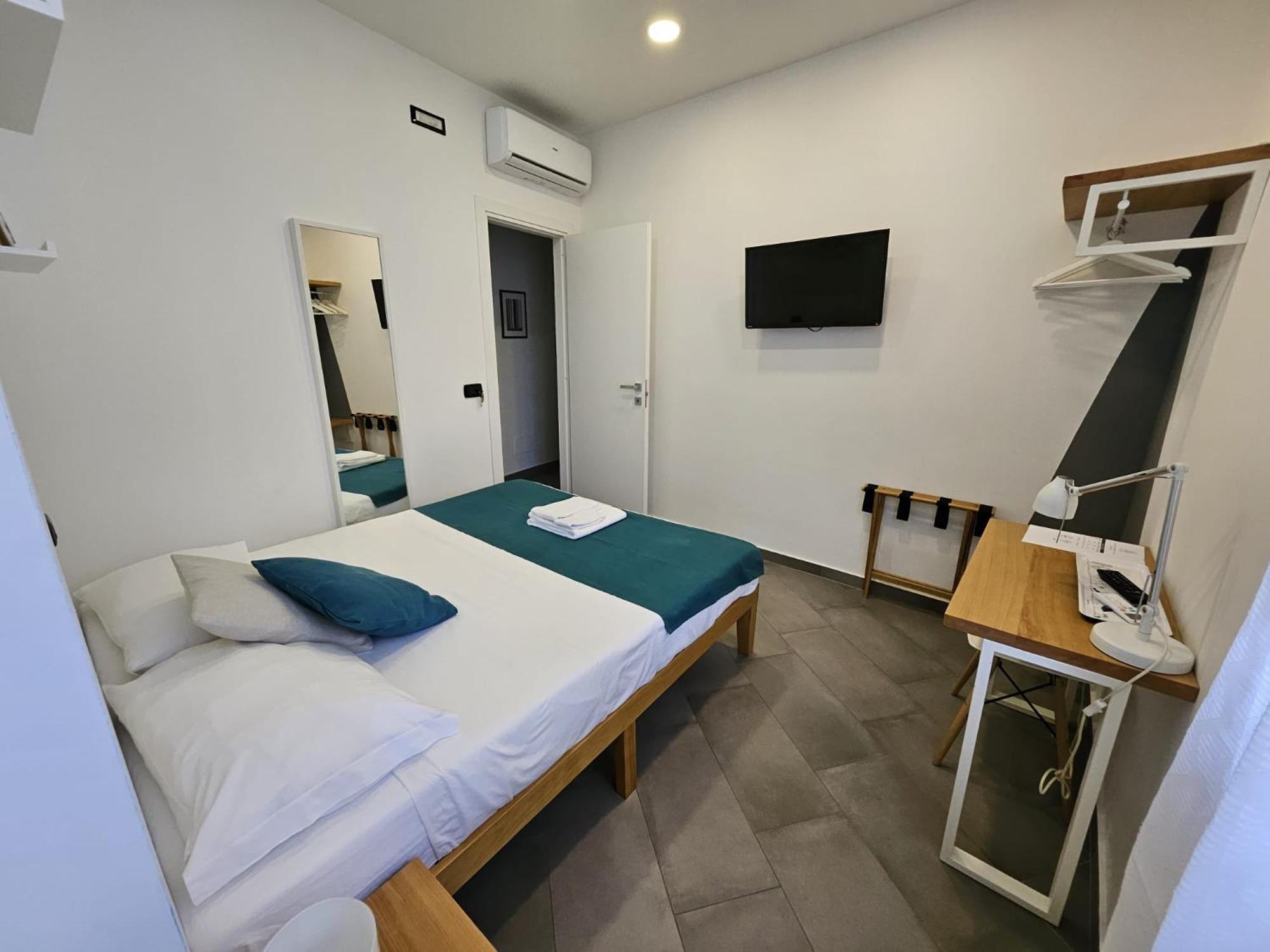B&B Fuori Squadro - In Centro Con Terrazza Relax Vista Mare Reggio di Calabria Buitenkant foto