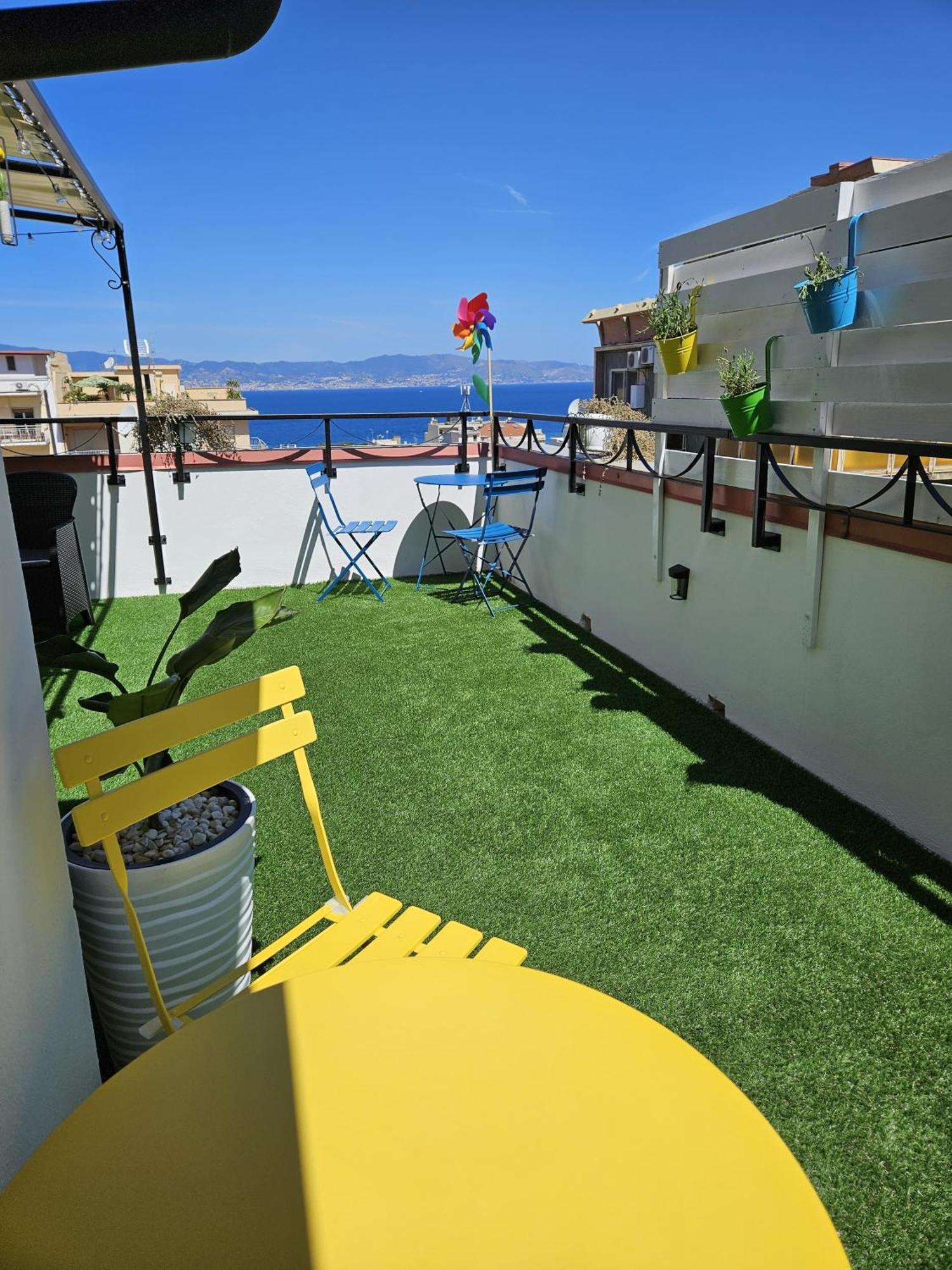 B&B Fuori Squadro - In Centro Con Terrazza Relax Vista Mare Reggio di Calabria Buitenkant foto
