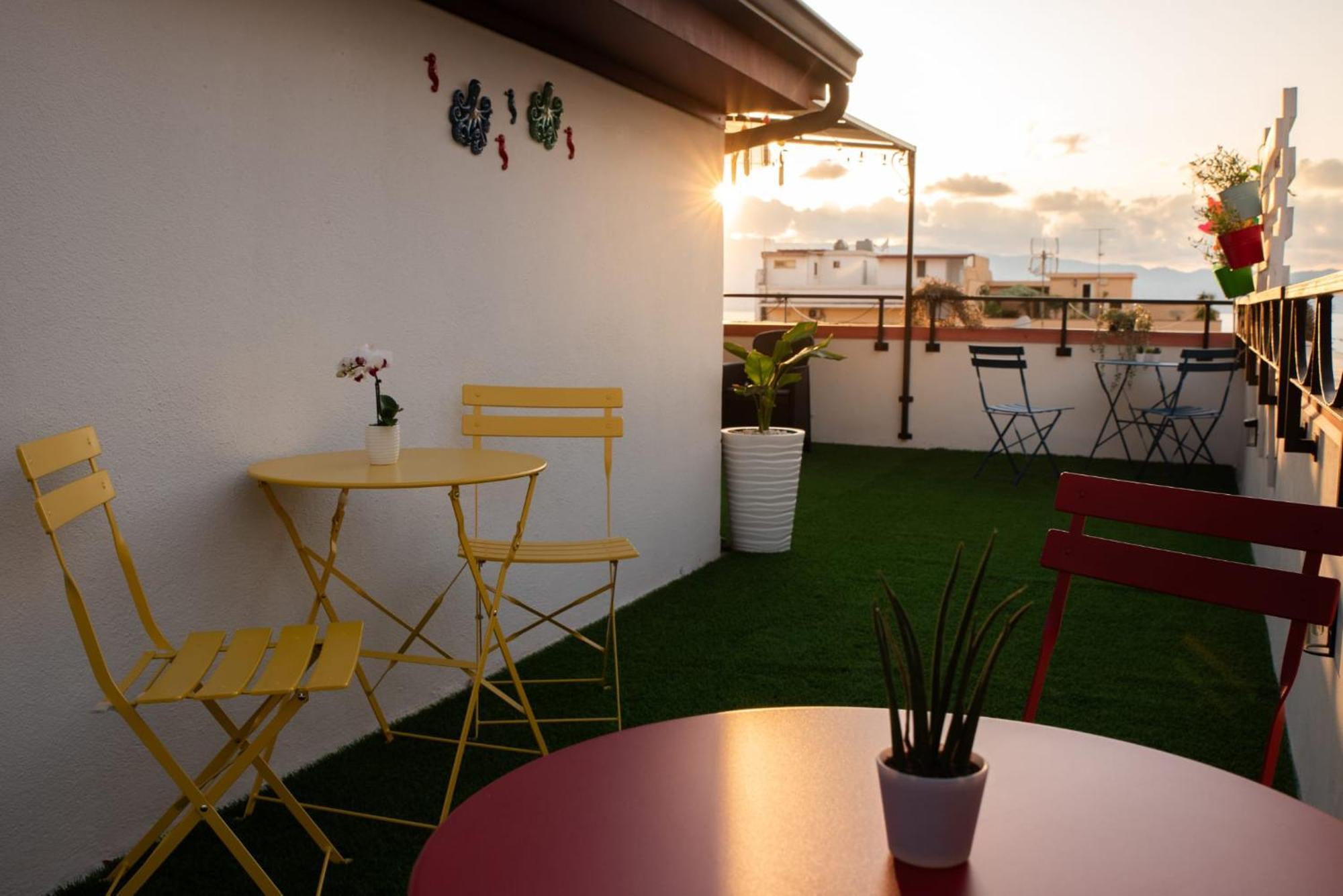 B&B Fuori Squadro - In Centro Con Terrazza Relax Vista Mare Reggio di Calabria Buitenkant foto