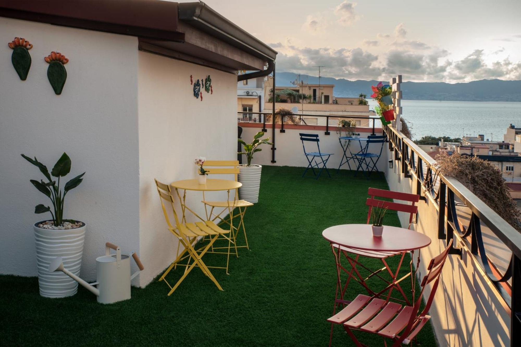 B&B Fuori Squadro - In Centro Con Terrazza Relax Vista Mare Reggio di Calabria Buitenkant foto