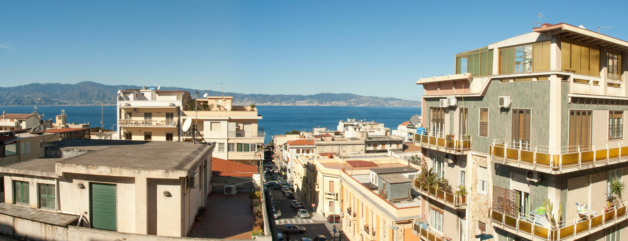 B&B Fuori Squadro - In Centro Con Terrazza Relax Vista Mare Reggio di Calabria Buitenkant foto