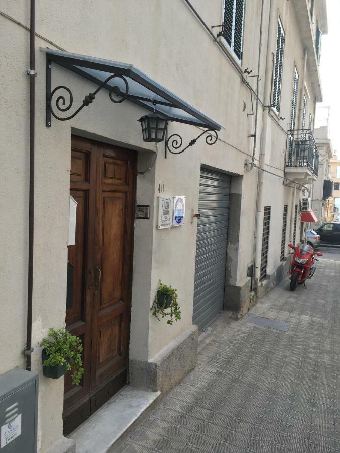 B&B Fuori Squadro - In Centro Con Terrazza Relax Vista Mare Reggio di Calabria Buitenkant foto
